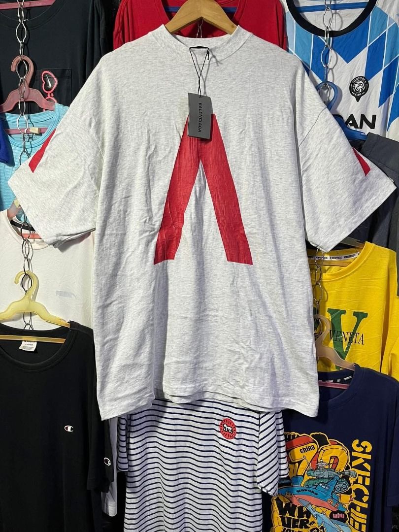 BALENCIAGA ARCHIVE 346/1000 (Category: Formal Shirts) located in Digos. Submitted by grailz.find (Listing ID 1469448613, Image 1). Description: BALENCIAGA ARCHIVE SIZE 2 NO ISSUE EXCELLENT CONDITION.