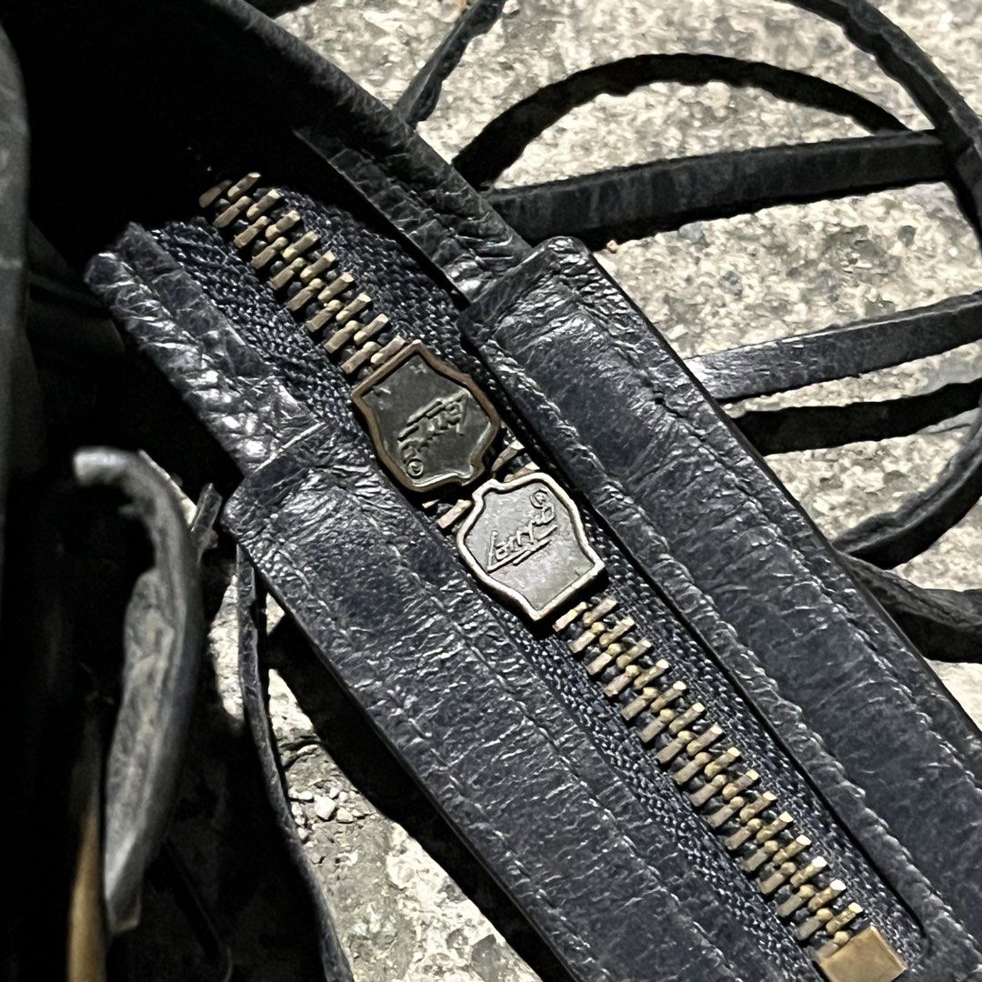 balenciaga city bag (Category: Announcements) located in Manila. Submitted by ma_lux (Listing ID 1469428321, Image 3). Description: DETAILS Brand: Balenciaga Leather: lambskin Colorway: Black Condition: Pre-loved with not visible signs of use Inclusions: Shoulder strap, if included 💌 Price negotiable for sure buyers only. Please check all photos carefully for the actual condition. Serious buyers are welcome! .