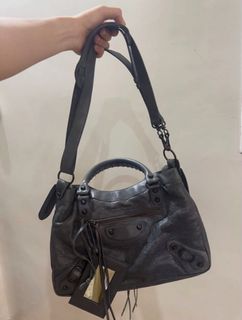 (Category: ) located in . Submitted by zafee.27 (Listing ID 1469509602, Image 1). Description: .