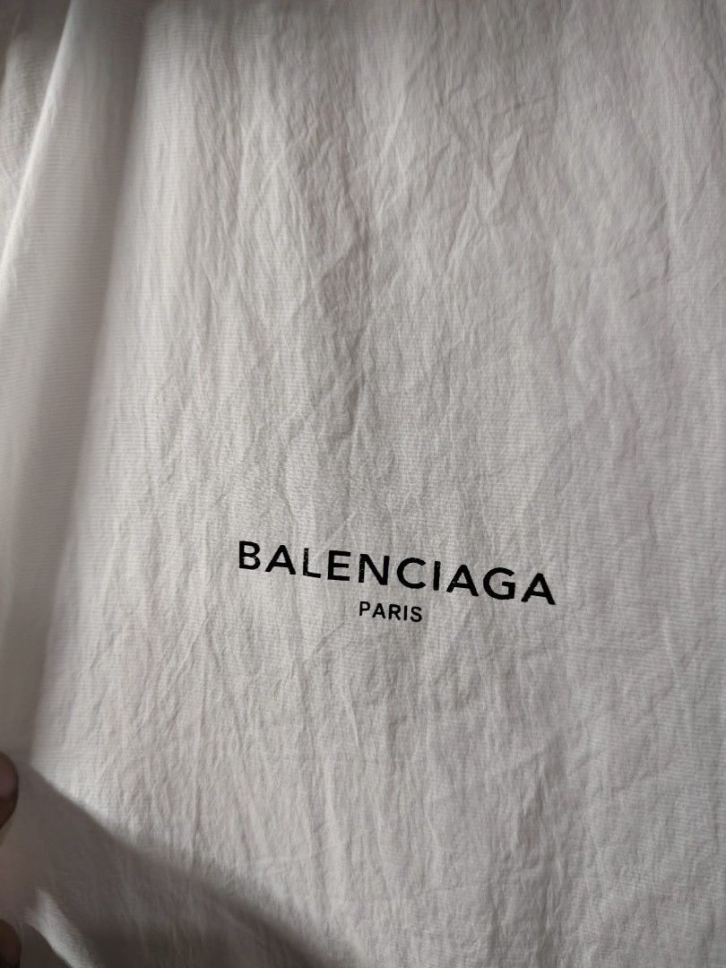 Balenciaga windbreaker (Category: Coats, Jackets and Outerwear) located in Manila. Submitted by tabuzomaria1422 (Listing ID 1469445119, Image 3). Description: Large Size From Ukay Details Are posted pm for more details .