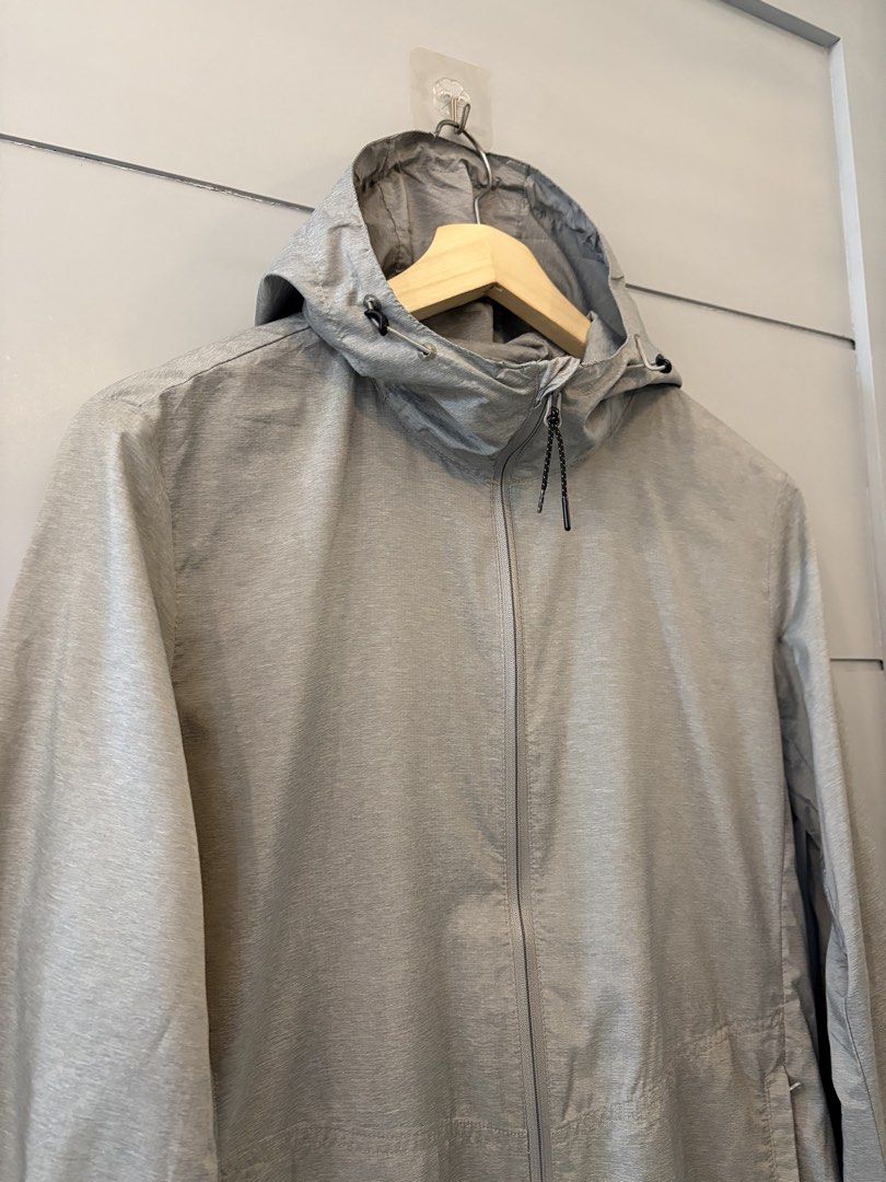 BALENO MEN GRAY UV PROTECTION ACTIVE JACKET (L) (Category: Coats, Jackets and Outerwear) located in Lipa City. Submitted by upcycle_alley (Listing ID 1469466779, Image 2). Description: .