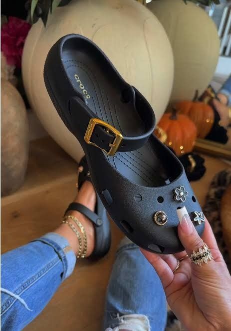 Ballet Big Buckle Shoes Black (Category: Shoe inserts) located in Rizal. Submitted by hiraya16 (Listing ID 1469429918, Image 3). Description: New release PRE ORDER Size : W4/W5/W6/W7/W8/W9/W10 DM Us. ✉️.