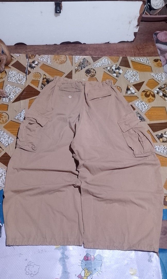 Balloon pants (Category: Clothes Drying Rack) located in Davao. Submitted by thriftnilandz (Listing ID 1469535462, Image 2). Description: waist-36 length+39 thighs-17 hem-12.
