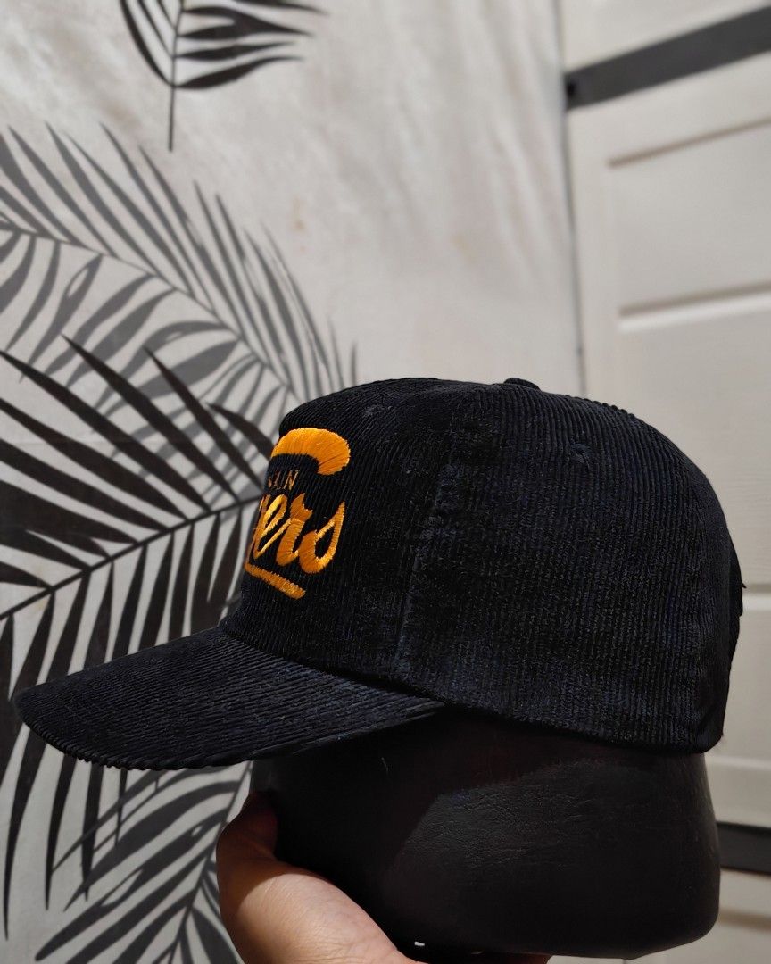 Balmain Tigers Black Corduroy Snapback Cap (Category: Caps & Hats) located in Tagum. Submitted by Villanuevarex2795 (Listing ID 1469517056, Image 2). Description: FS! 📍 Vintage Balmain Tigers Single Line Script Curdoroy Hat Snapback Excellent and No issues! 2300 + SF lang may Solid na Pang PSG kana 🧢 DM lang sa may Gusto.