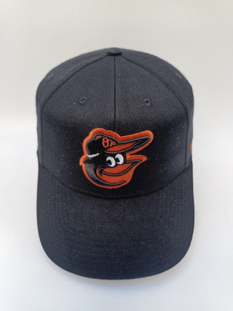 Baltimore Orioles '47 Brand Black Baseball Cap (Category: Caps & Hats) located in Imus. Submitted by grindhouse.thriftshop (Listing ID 1469400759, Image 1). Description: - Authentic '47 Brand Baltimore Orioles baseball cap - Classic embroidered cartoon bird logo on the front - Official MLB Genuine Merchandise tag inside - Subtle '47 brand logo embroidered on the side - Orioles script on the adjustable velcro back strap for a custom fit - Color: B