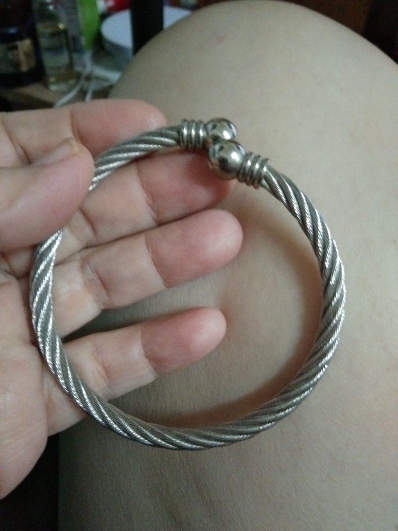 Bangle bracelet stainless non tarnish thick (Category: Bracelets) located in Quezon City. Submitted by eidorableshop (Listing ID 1469506662, Image 1). Description: .