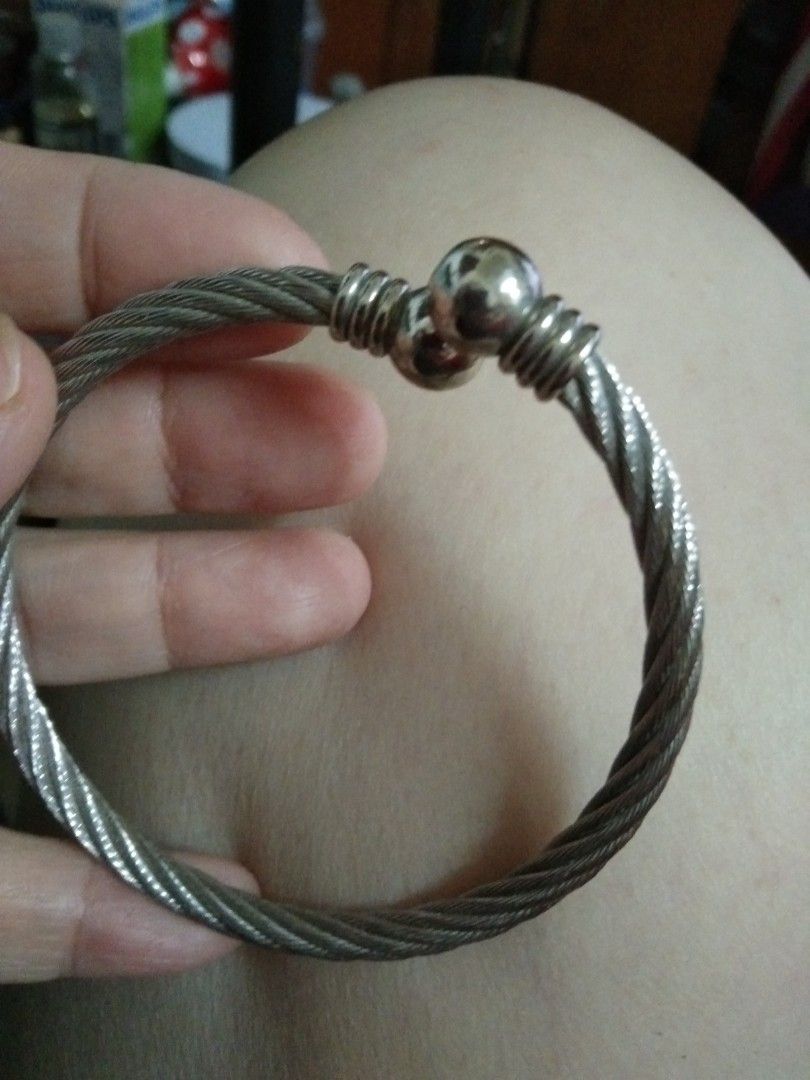 Bangle bracelet stainless non tarnish thick (Category: Bracelets) located in Quezon City. Submitted by eidorableshop (Listing ID 1469506662, Image 2). Description: .