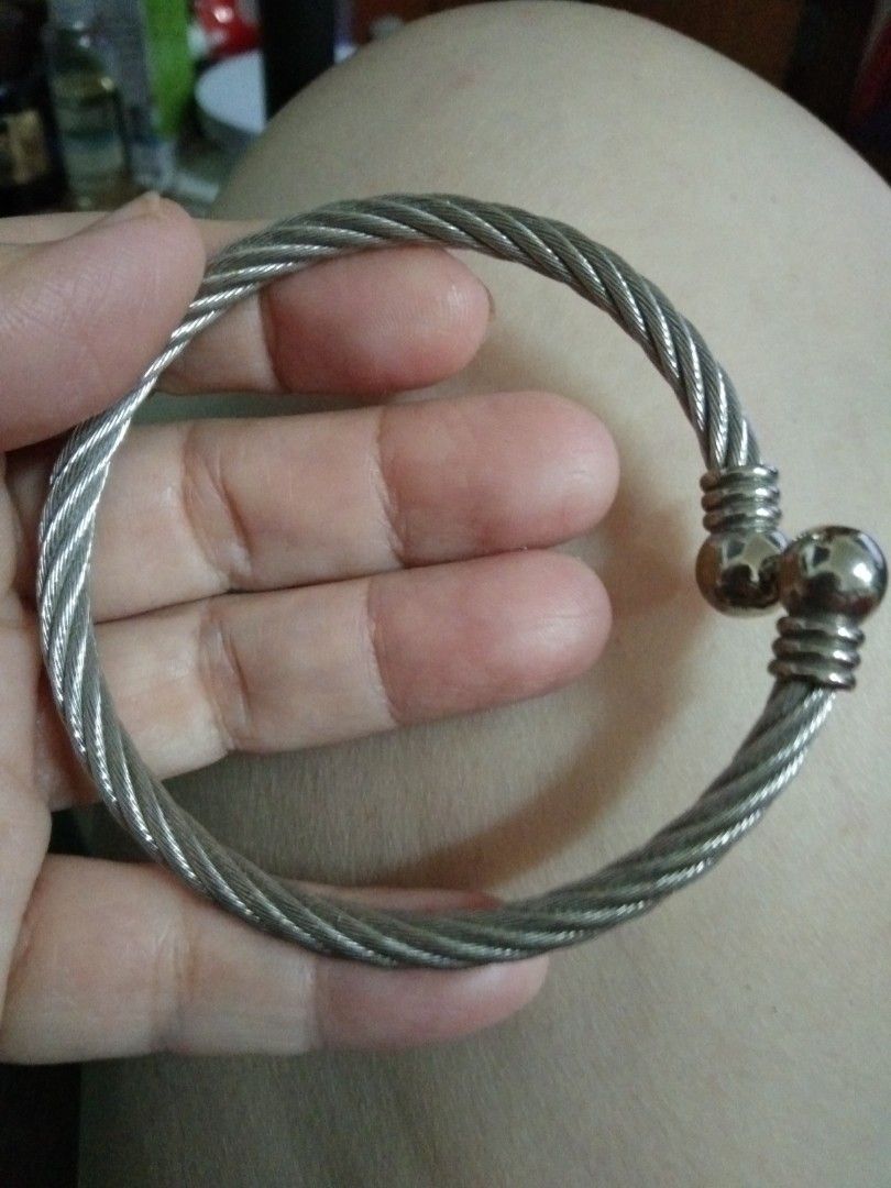 Bangle bracelet stainless non tarnish thick (Category: Bracelets) located in Quezon City. Submitted by eidorableshop (Listing ID 1469506662, Image 3). Description: .