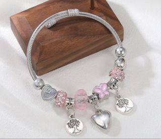 (Category: ) located in . Submitted by vintageaccessories (Listing ID 1469497623, Image 1). Description: .