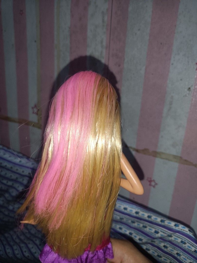 BARBIE. BUNDLE FOR 1200 WITH FREEBIES (Category: Kids Toys) located in Antipolo. Submitted by guinevere.asamiya (Listing ID 1469571206, Image 3). Description: PRELOVED BARBIE DOLLS GOOD CONDITION FLAWS BARBIE WITH PIGTAILED LOOSE ARMS WITH FREEBIES.