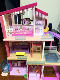Barbie Dreamhouse Dollhouse with Wheelchair Accessible Elevator, Pool ...