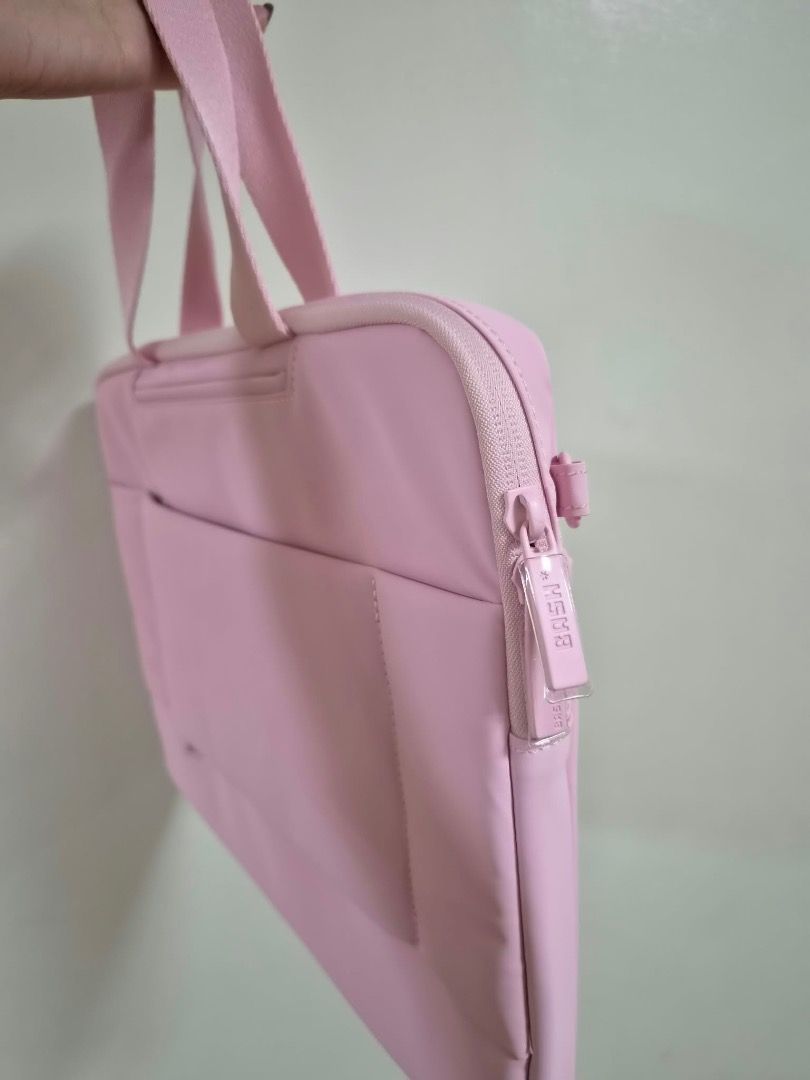 BASH (Category: Laptop Bags & Sleeves) located in Manila. Submitted by romille12345 (Listing ID 1469495005, Image 3). Description: Used Once in Recess color (limited Ed) Still CLEAN, with zipper cap and Bash pouch. Original Price is PhP 1,695 RFS : Planning to buy other size and color..