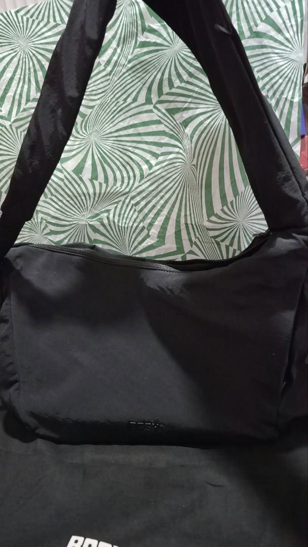 Bash On The Go Bag _ Carbon (Category: Shoulder Bags) located in Pasig City. Submitted by loveMYshop2022 (Listing ID 1469496384, Image 1). Description: Bash On The Go Bag _ Carbon NO TO FAKE / DUPLICATE ITEMS +25.00 Add Paper Bag ✔️ORIGINAL ✔️BRANDNEW ✔️Limited Offer / limited Stocks Only 👍ready for pick up / on hand _ available 👍Location Pasig City 👍MOP Gcash / Maya / Gotyme / 👍CC Payment QRPH + 30.00 👍Feel FREE to Send Us DM -Direct Messag