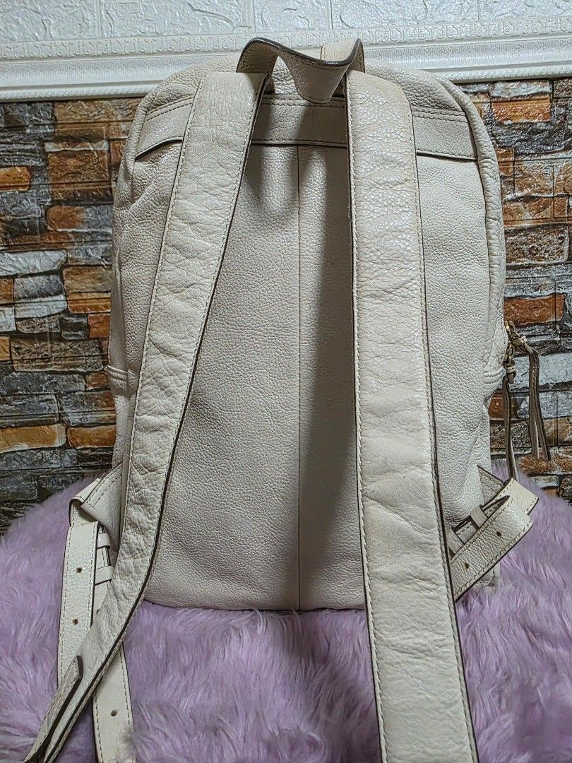 Beanpole White Leather Backpack (Category: Backpacks) located in Binan City. Submitted by elli.etcetera (Listing ID 1469514230, Image 3). Description: 3MOP: Gcash, Maya or Bank transfer Courier: Flash, J&T or Lalamove.