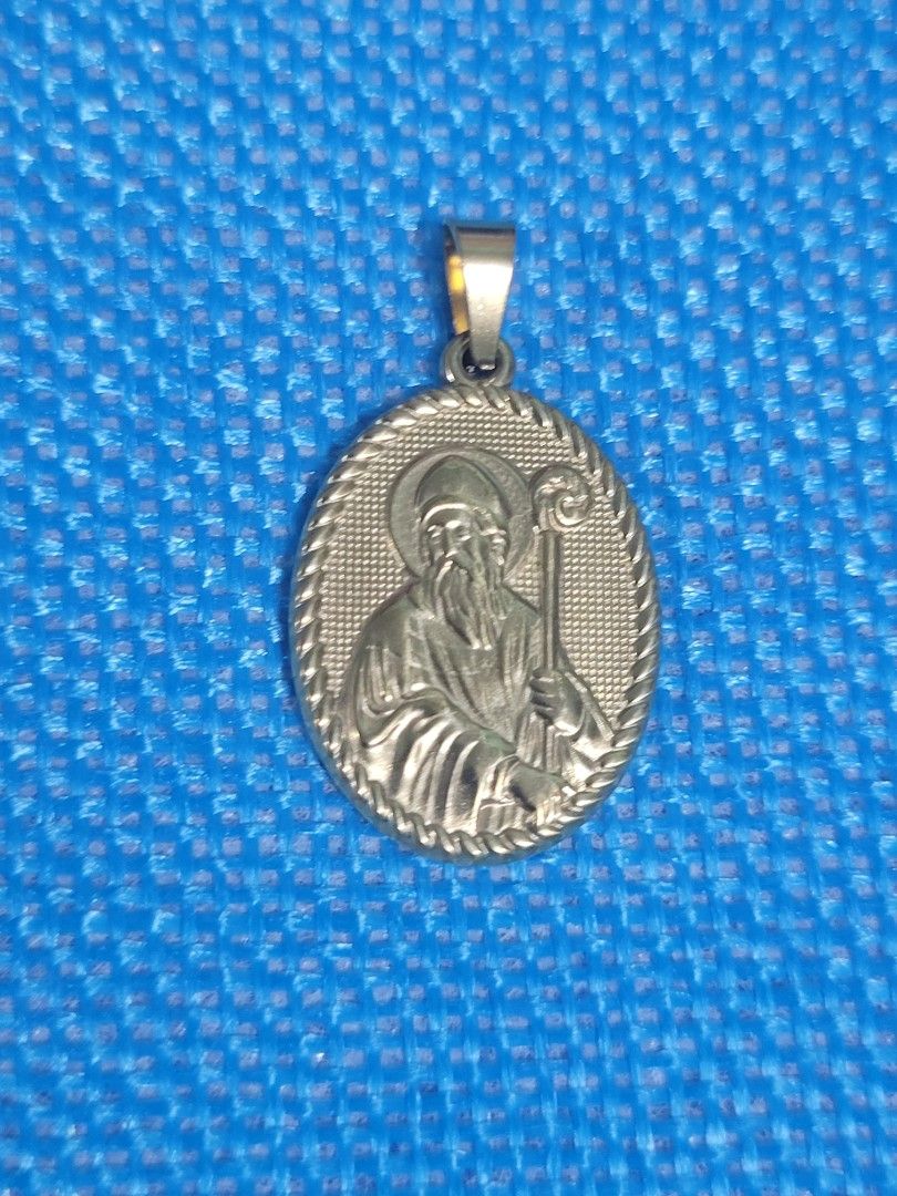 BEAUTIFUL SAINT BENEDICT STAINLESS GOLD PENDANT (Category: Religious Items) located in Makati City. Submitted by juriexpi (Listing ID 1469556442, Image 2). Description: BEAUTIFUL SAINT BENEDICT STAINLESS GOLD PENDANT Hypo allergenic, pure stainless, non fade, non tarnish, brand new, sealed with jewelry pouch.