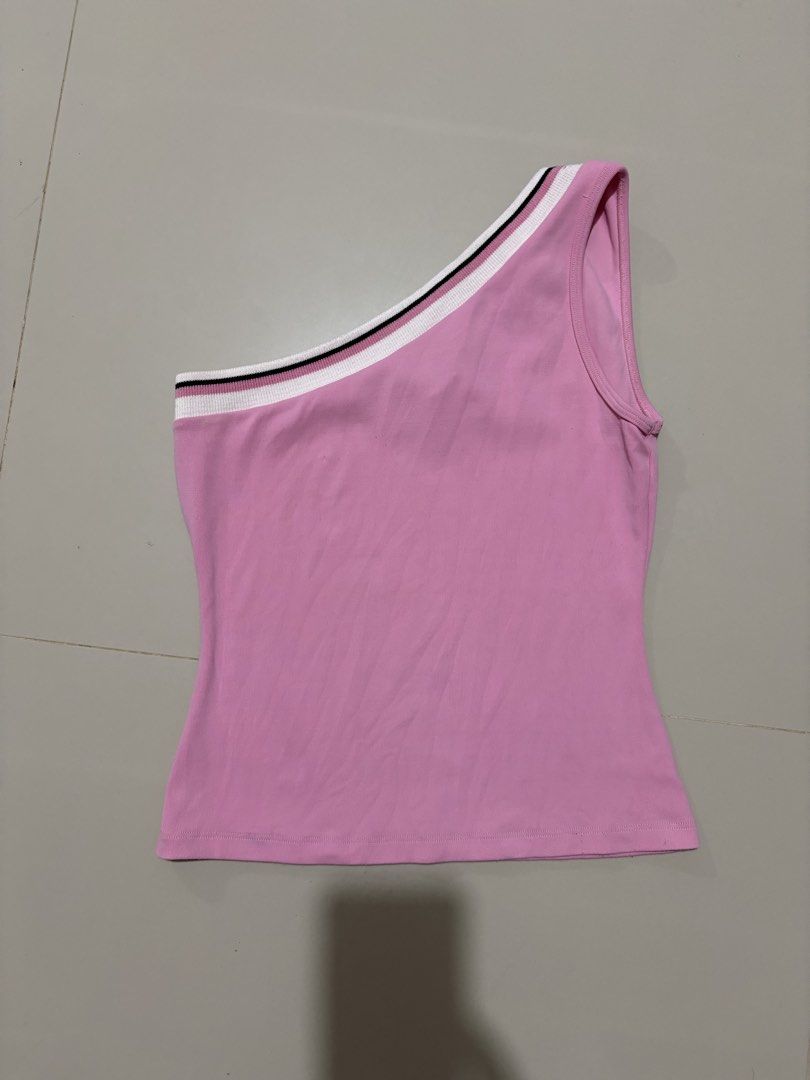 Bebe One Shoulder Tank Tops (Y2K) (Category: Longsleeves) located in Echague. Submitted by jake_rc (Listing ID 1469501449, Image 1). Description: Bebe One Shoulder Tank Tops Size Small on tag Issue: ligth black stain/super mini lints Price 550 plus SG.