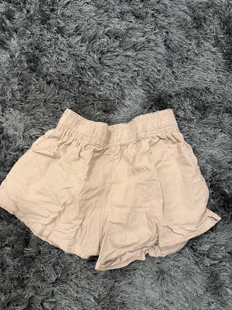Beige Linen Loungewear Shorts (Category: Shorts) located in Quezon City. Submitted by tishaagba (Listing ID 1469570816, Image 1). Description: Fits small to medium.
