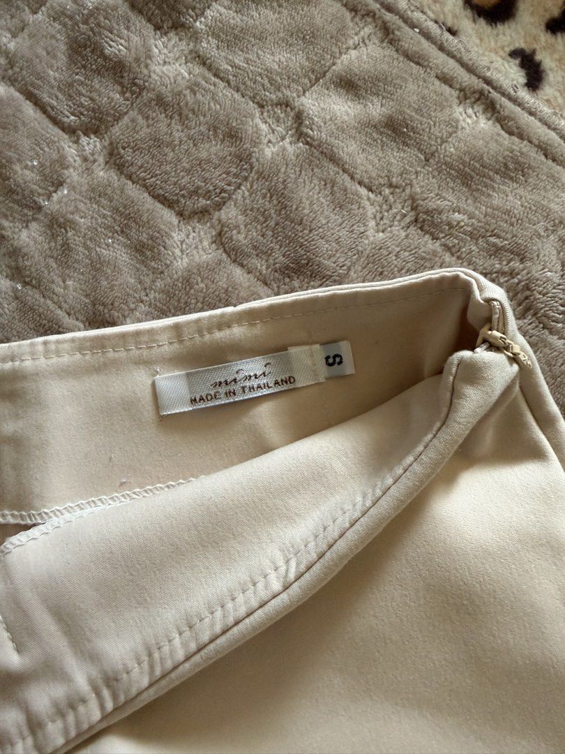 Beige Skort Size S (Category: Skirts) located in Quezon City. Submitted by 7th.avenue_closet (Listing ID 1469502150, Image 3). Description: - Skort - Size: Small, 25-26 waistline - Color: Beige/cream - Closure: Side zipper, with 1 side pocket - Condition: Good as new, used only twice - Shipping fee c/o the buyer - Bought in Thailand.