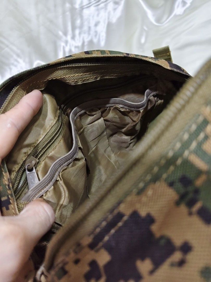 BELT BAG 11/6" (Category: Belt bags, Clutches and Pouches) located in Gamu. Submitted by 2022bagsbunny (Listing ID 1469403952, Image 2). Description: .