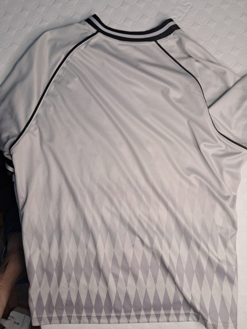 Bershka Baseball Jersey Top (Category: Activewear) located in Quezon City. Submitted by cleoseted (Listing ID 1469492910, Image 3). Description: 23x30.