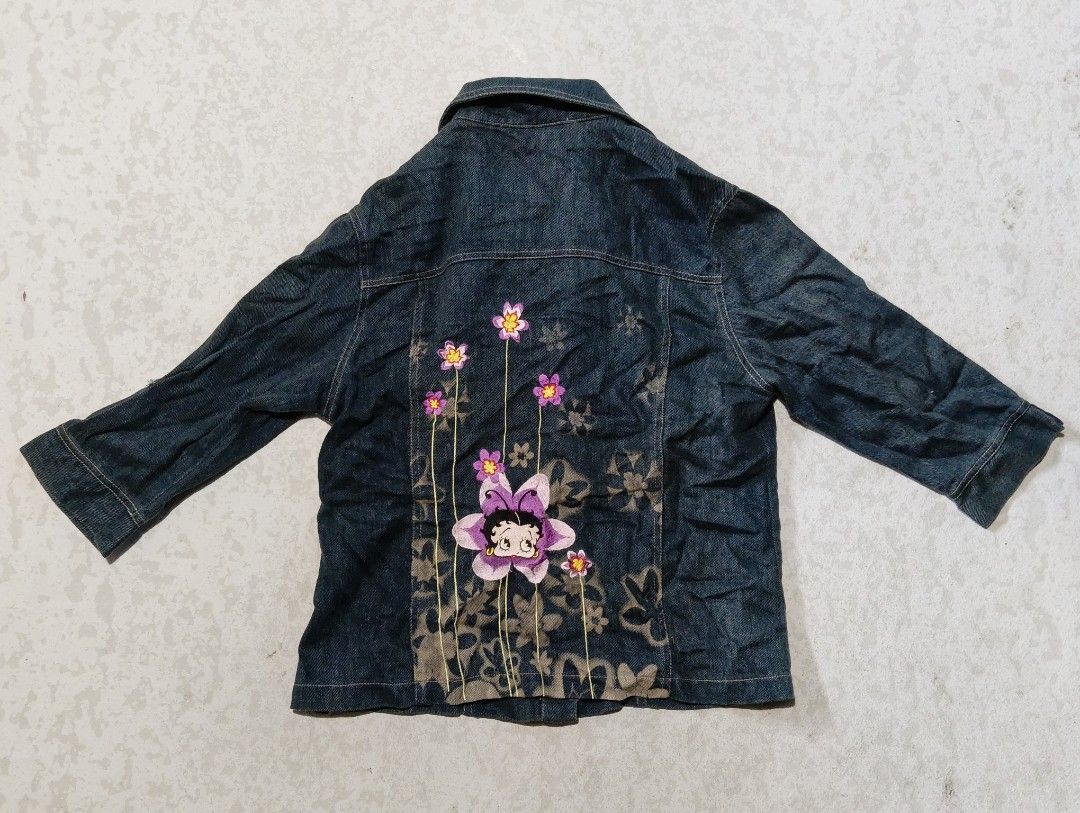 Betty boop 1998 (Category: Luxury Apparel) located in Ajuy. Submitted by aljohndalumpines88 (Listing ID 1469455194, Image 2). Description: vintage denim Betty boop.