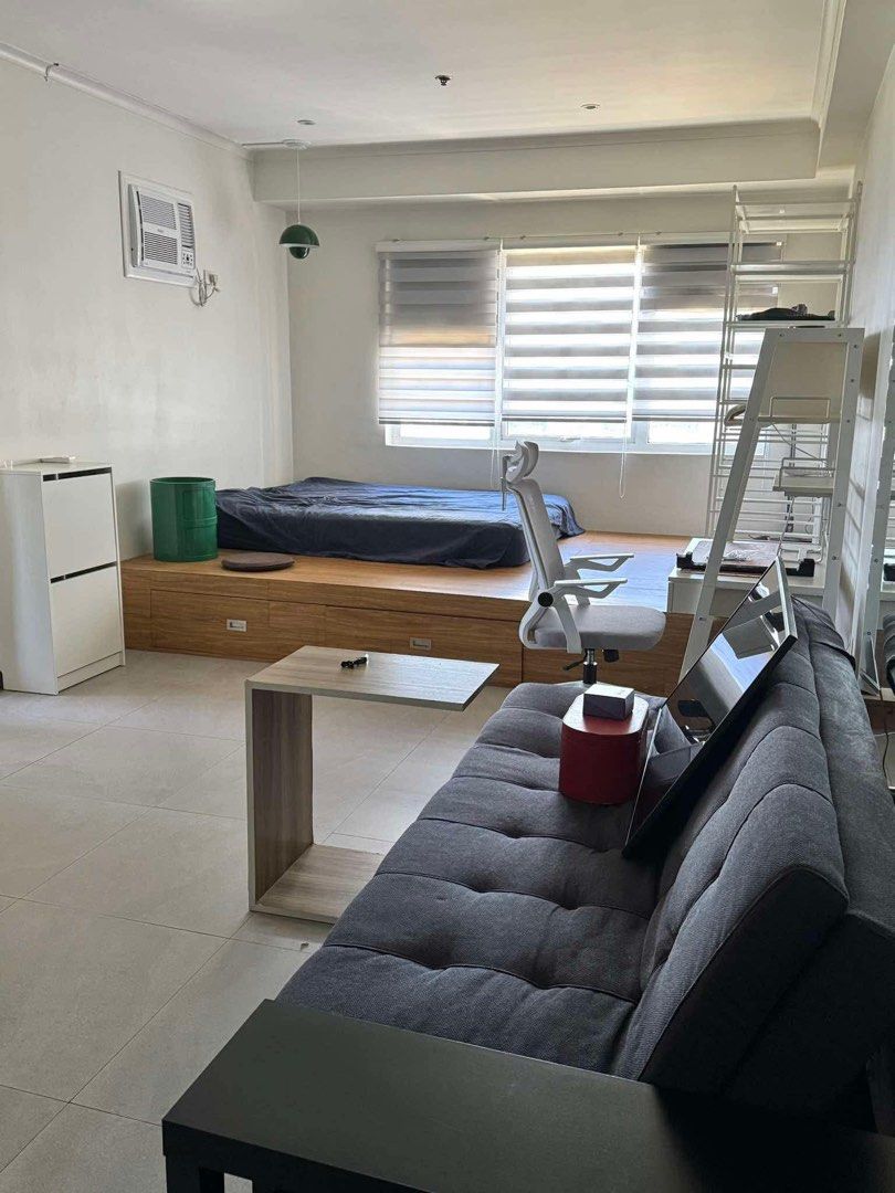 BGC CONDO FOR RENT/SALE (Category: Apartments & Condos) located in Manila. Submitted by preloved.rlb (Listing ID 1469414693, Image 2). Description: CONDO FOR RENT OR SALE South of Market - South Tower Location: 25th St. cor. 11th Ave., BGC (Right across Two Serendra & near SM Aura) Property Highlights: Floor: 33rd Floor Floor Area: 38.1 sqm Parking: 1 dedicated parking slot (Basement 4) Layout: Studio (with door separating kitchen) Condition: Ful