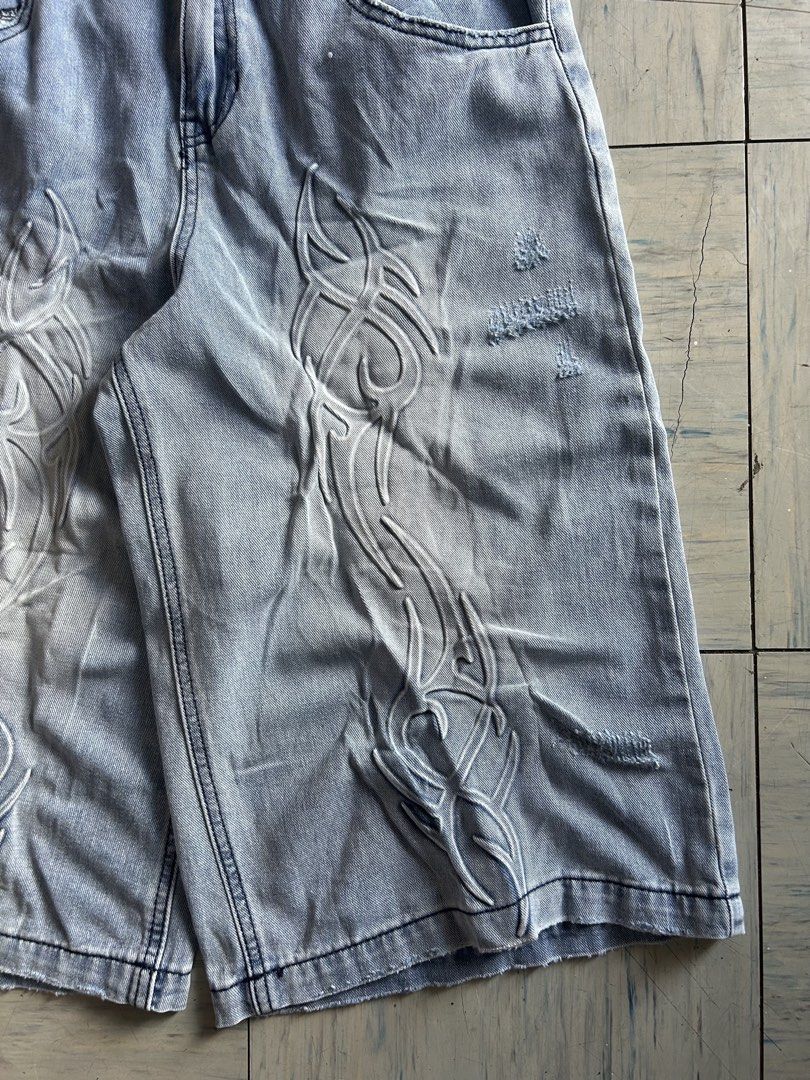 Big pocket baggy long jorts (Category: Shorts) located in Cavite. Submitted by arvinroderos (Listing ID 1469430246, Image 3). Description: Big pocket long jorts waist 32 length 28 leg opening 13 excellent 550.