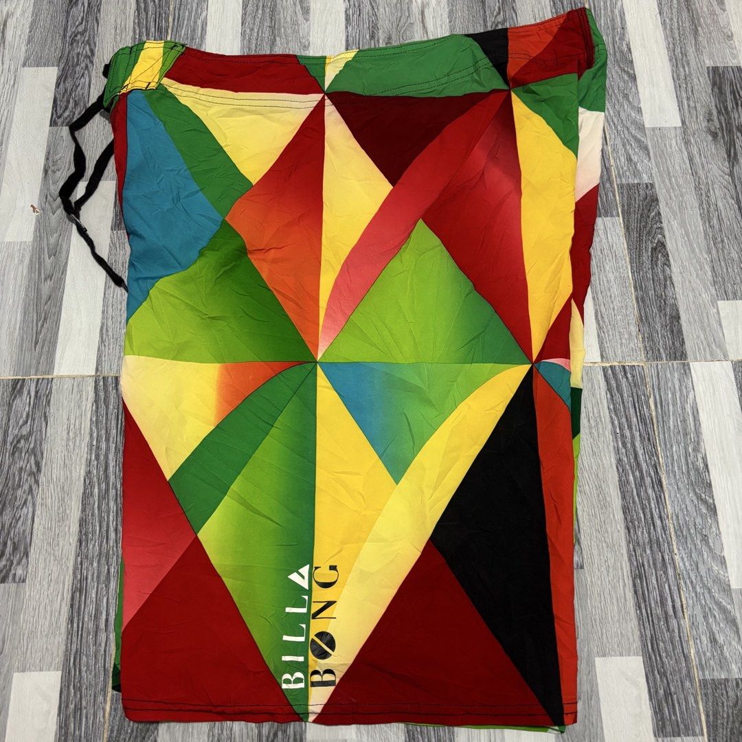 Billabong (Category: Swim Trunks & Board Shorts) located in Banga. Submitted by akosiloco (Listing ID 1469500385, Image 3). Description: Size 34 Length 22.5 Plus sf Good as new Color rate 10/10.