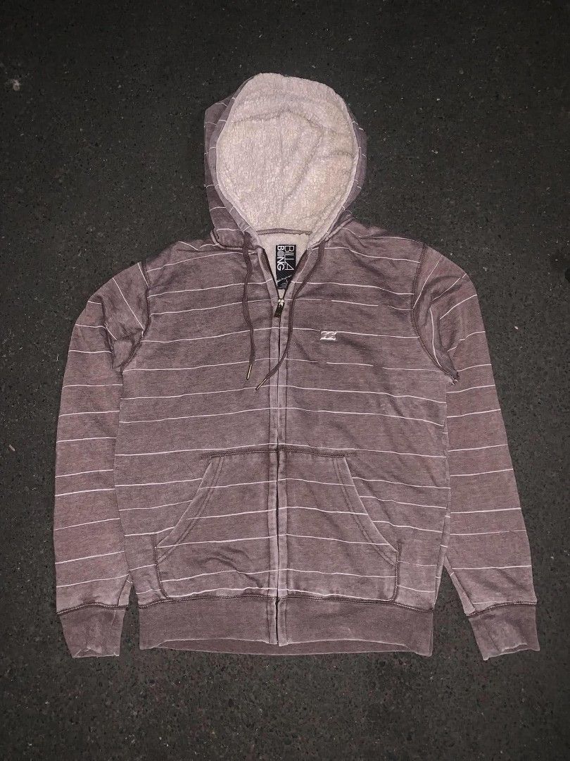Billabong Hoodie (Category: Coats, Jackets and Outerwear) located in Paranaque City. Submitted by ano_tara7 (Listing ID 1469551414, Image 1). Description: .