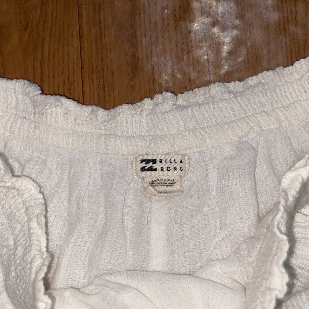Billabong womens shorts (Category: Shorts) located in General Trias. Submitted by swagster.archives (Listing ID 1469534239, Image 2). Description: Billabong shorts W-25-29inches No major flaw sp: ₱250.