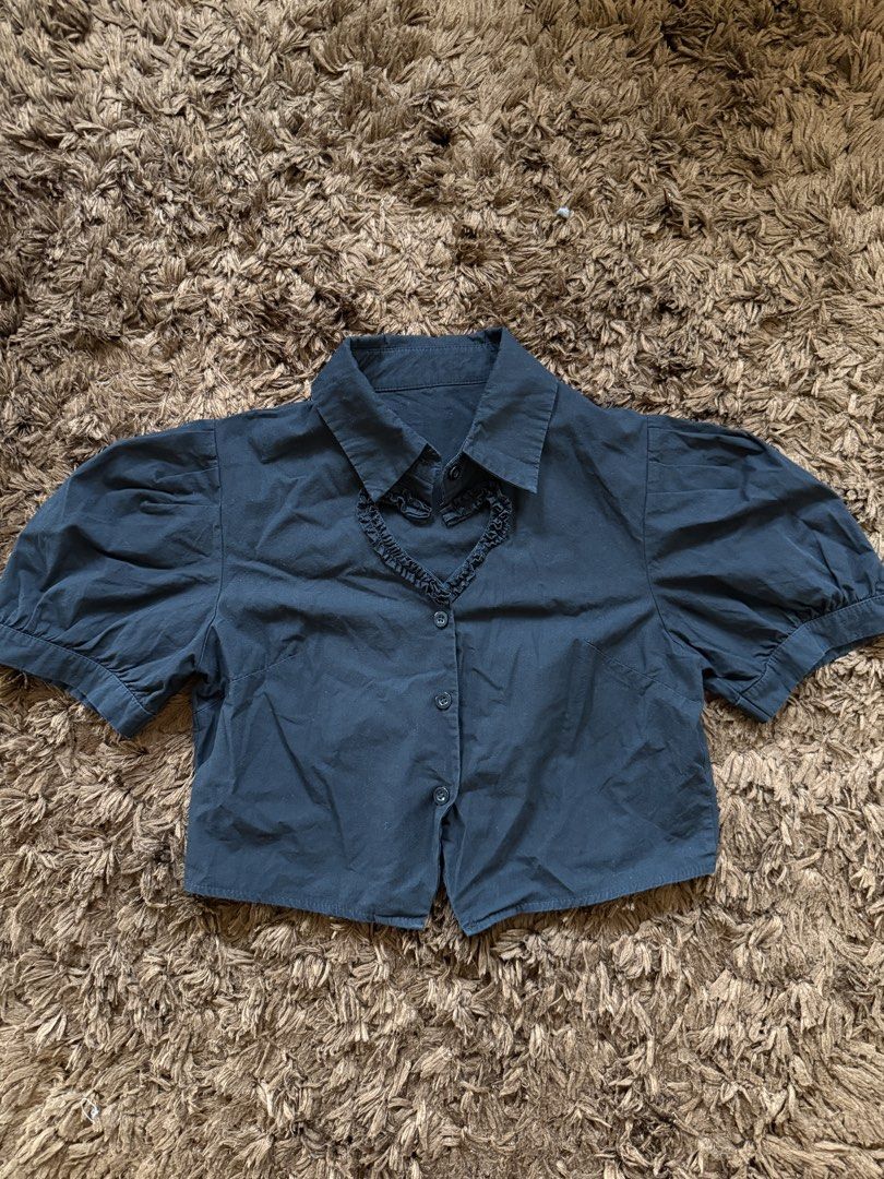 Black Chest Heart Cropped Polo (Category: Blouses) located in Quezon City. Submitted by wear.again.ph (Listing ID 1469517461, Image 2). Description: .