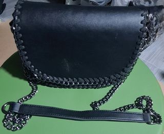 (Category: ) located in . Submitted by reloved.closet26 (Listing ID 1469533726, Image 1). Description: .