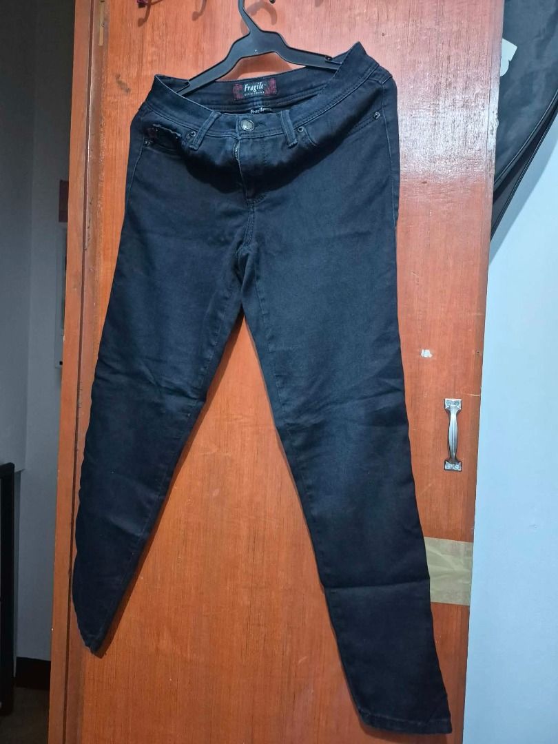 Black Denim Jeans and Black Trousers Bundle (Category: Jeans) located in Pasig City. Submitted by kathee88 (Listing ID 1469498521, Image 2). Description: - Bundle includes 2 versatile black bottoms - Item 1: Classic black denim jeans with button closure and front pockets - Item 2: Chic black trousers with waist zipper details and stitched center creases - Condition: Clean and ready to wear - Great value bundle for your daily OOTDs Price: Negotiab