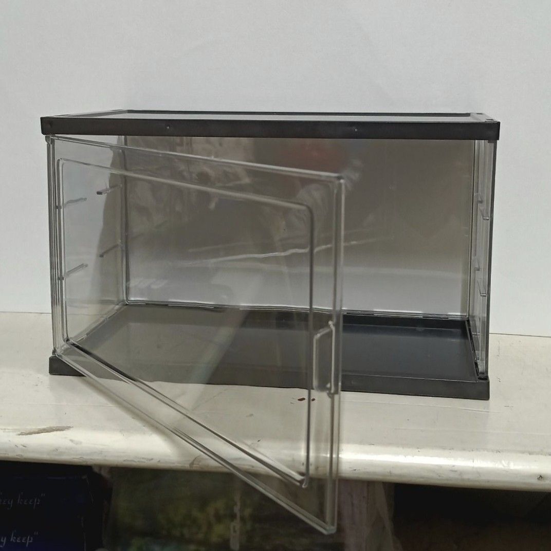Black Display Box (Category: Storage Boxes & Baskets) located in Caloocan City. Submitted by dr3ideguzman (Listing ID 1469502099, Image 2). Description: Acrylic display box for collectibles - Last piece available - Hinged door for easy access - With detachable partition - Dimensions: 26.5cm (L) x 16cm (W) x 13.5cm (H) Loc: South Caloocan City Mod: Lalamove/ LBC COP (Buyer will shoulder the shipping fee) Mop: GCash.
