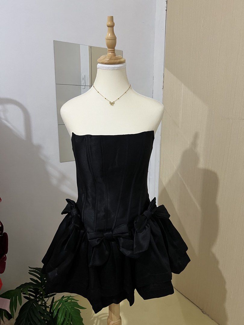 Black Dress (M-semi L) (Category: Dresses) located in Paranaque City. Submitted by kaleeen21 (Listing ID 1469432477, Image 1). Description: Vietnam Dress - brand new - perfect for rentals, birthdays, events - onhand ready to ship loc.: Parañaque City PM!.
