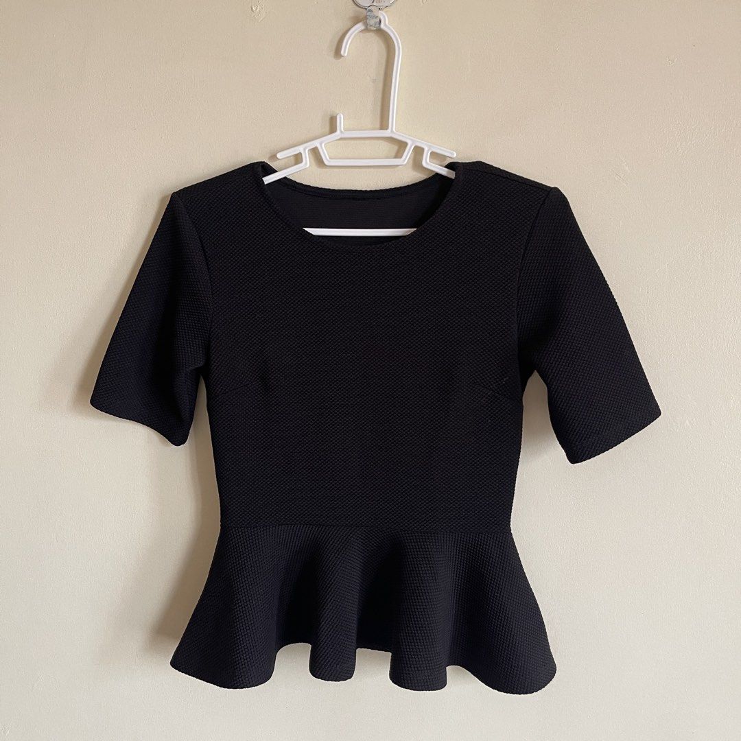 Black Formal Ruffled Top (Category: Others Tops) located in Legazpi City. Submitted by veilistics (Listing ID 1469486480, Image 1). Description: ❌ sensitive dm “mine” to claim exclusive of sf.