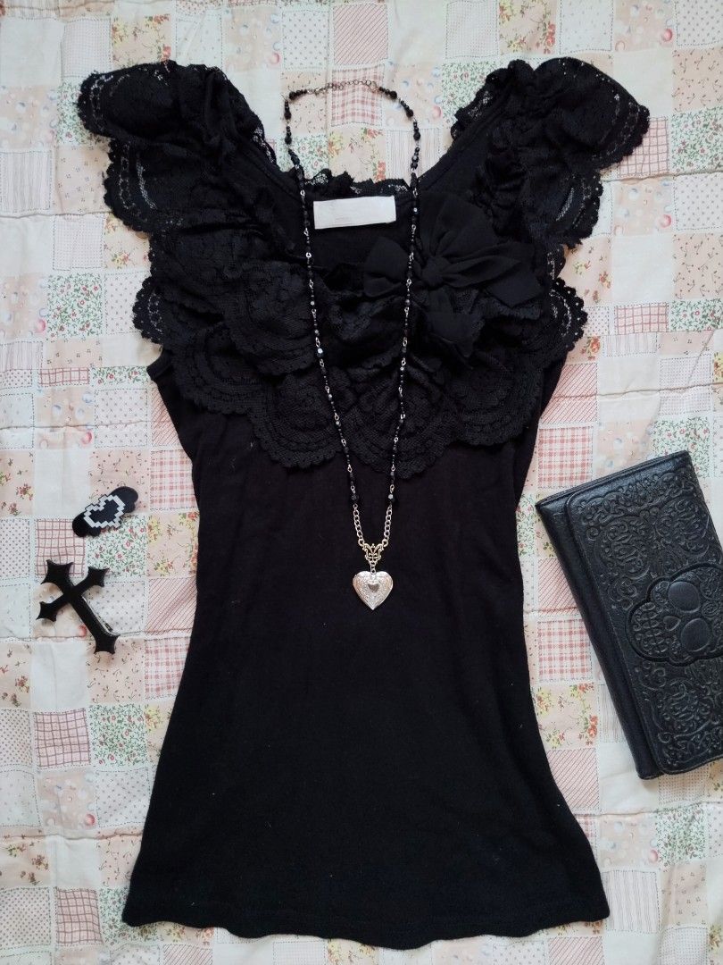 Black Lace Gothic tanktop (Category: Sleeveless) located in Cebu City. Submitted by thrift_with_anjel (Listing ID 1469526419, Image 1). Description: ❀.ೃ࿔Black lace tanktop.ೃ࿔* 🌹Brand: Sisay 🌸Bust: 32-60 🌸Waist: 28-58 🌷Mine: 399(AU).