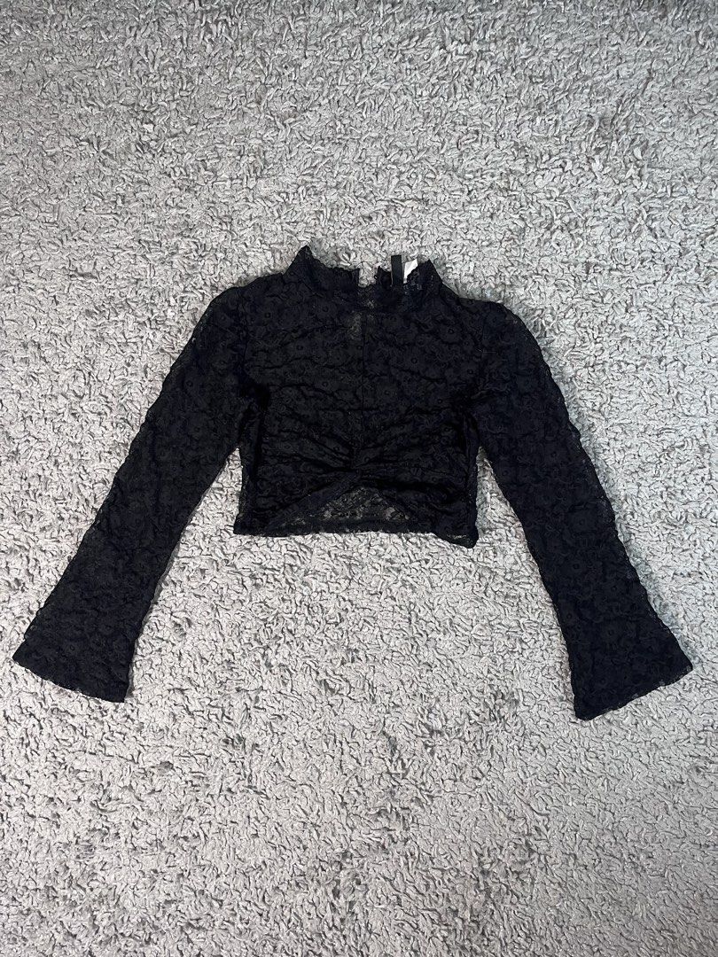 black laced-sleeveless cropped top (Category: Longsleeves) located in Davao. Submitted by fromadollscloset (Listing ID 1469433117, Image 1). Description: [READ MY BIO FIRST!] ⭐️ description ⭐️ - has bell-sleeved ends! - would need an inner to wear - used once for a shoot.