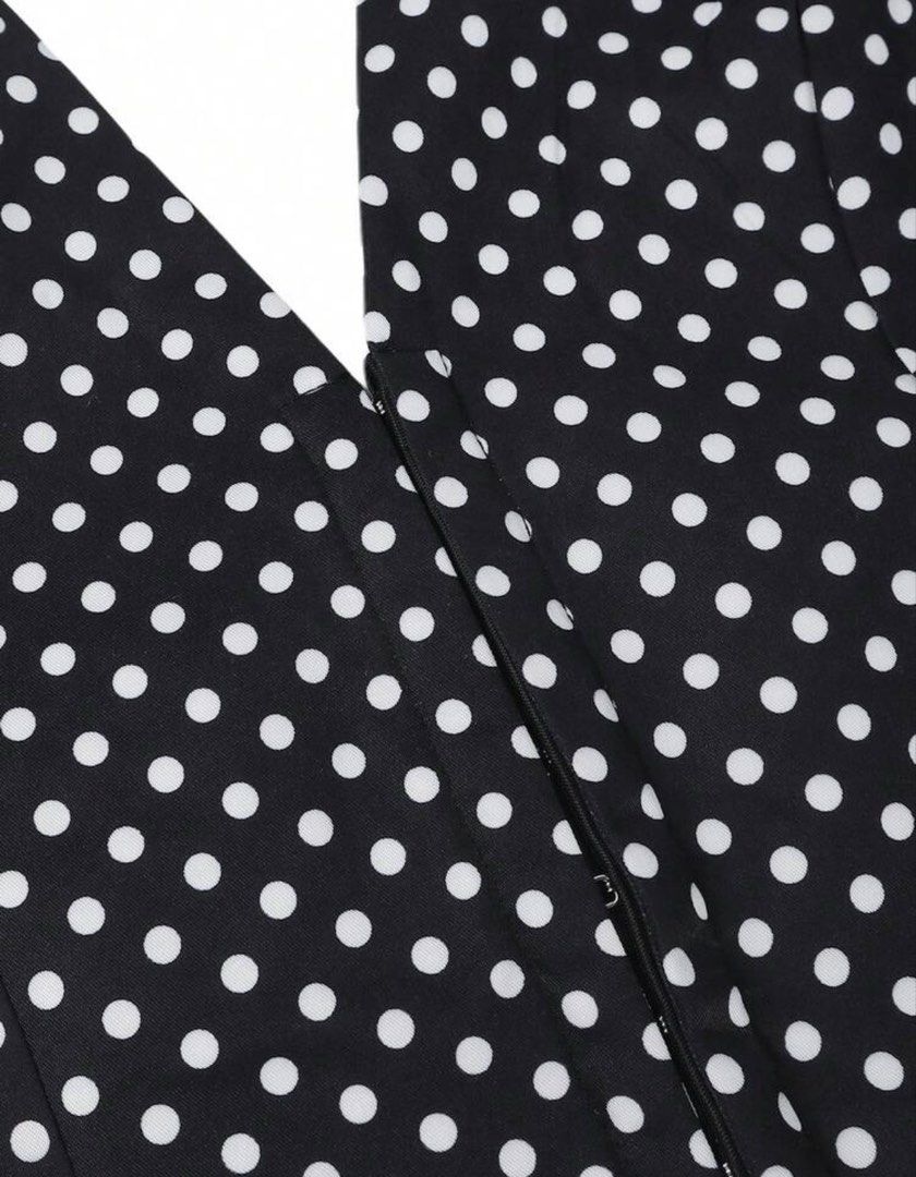 Black Polka Dots Self Tie Halter Top (Category: Sleeveless) located in Manila. Submitted by shaeshops (Listing ID 1469526633, Image 2). Description: .