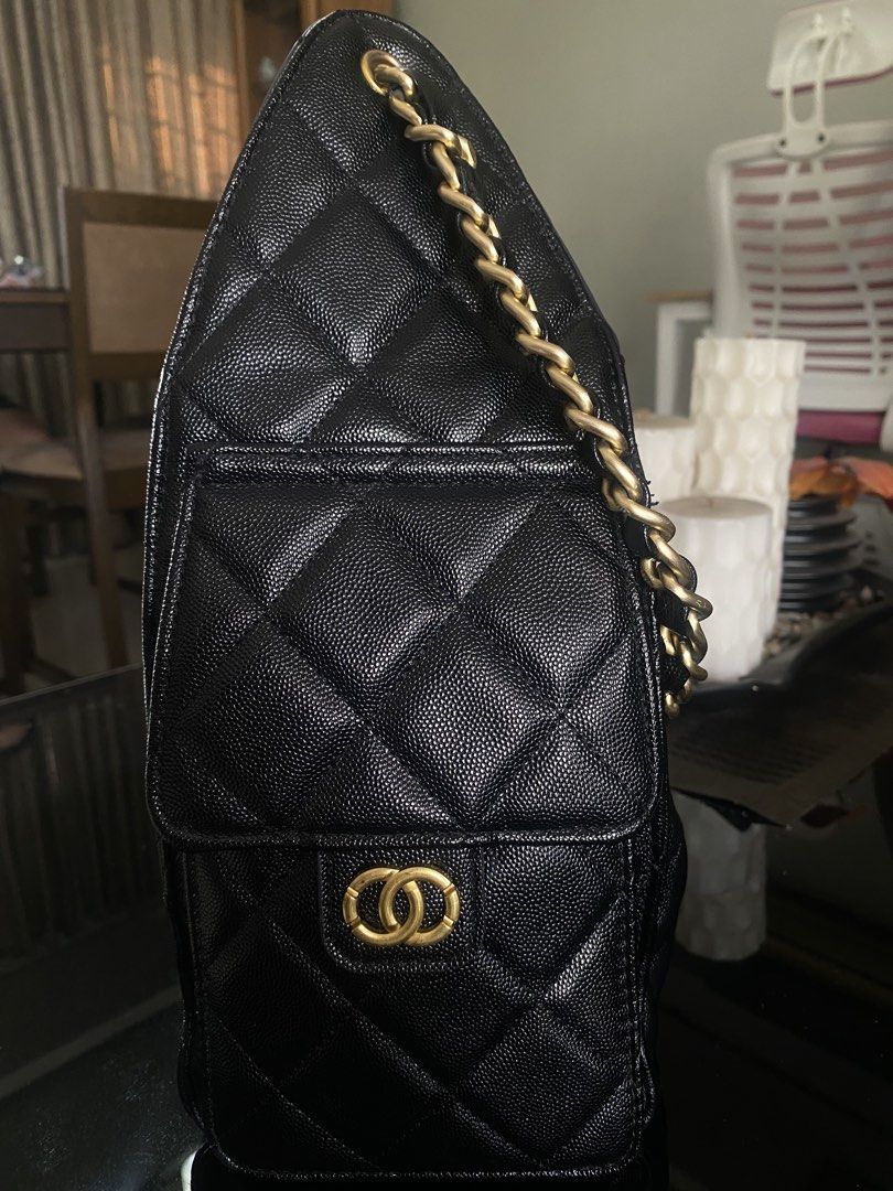 Black Quilted Leather Shoulder Bag with Gold Hardware (Category: Shoulder Bags) located in Manila. Submitted by pattydeclutters (Listing ID 1469407918, Image 2). Description: Material: Durable leather with classic diamond quilting Color: Black with luxury gold-tone hardware Condition: Pristine, clean stitching throughout RFS: too many bags.