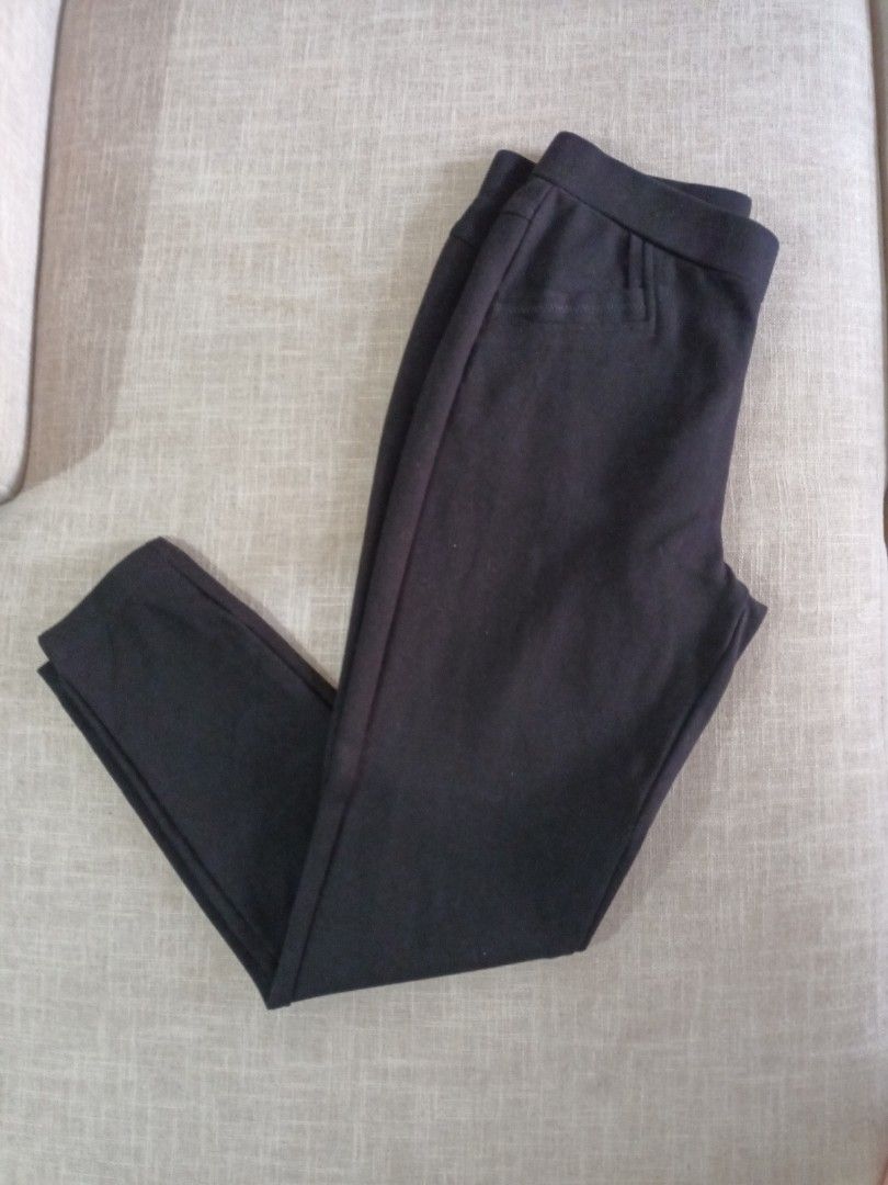 Black stretch pants trousers (Category: Jeans) located in Quezon. Submitted by ja8720 (Listing ID 1469472159, Image 3). Description: - Color: Solid Black - Style: Slip-on with elastic waistband for all-day comfort - Design: Faux front pockets for a sleek, clean look - Material: Stretchy fabric that moves easily with you - Versatility: Great basic piece for daily wear or casual outings.