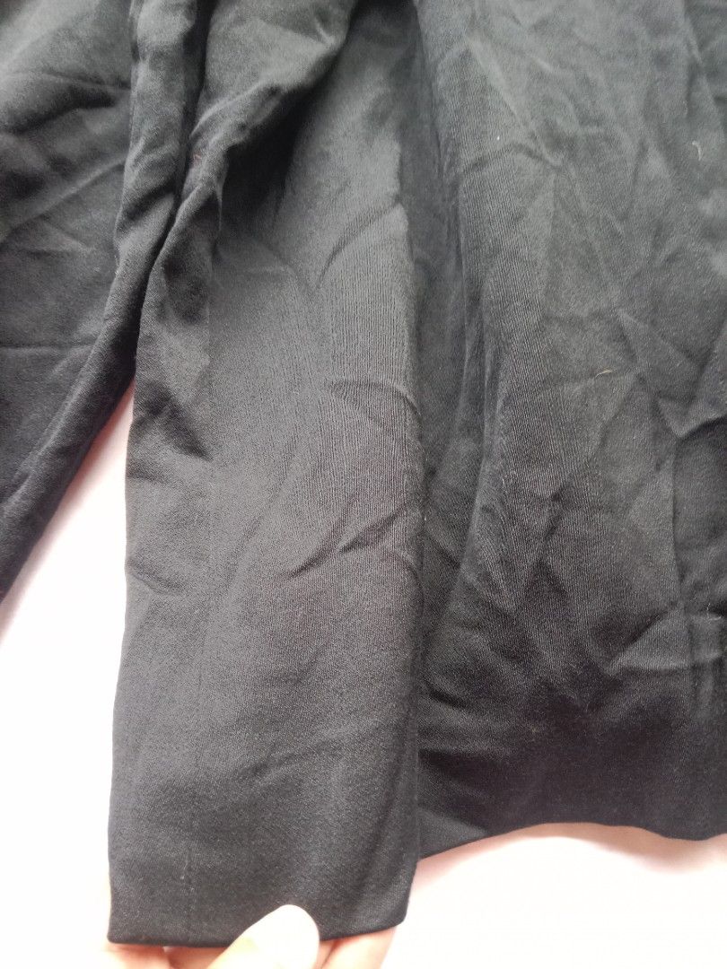 black super wide leg vintage pants (Category: Other Bottoms) located in Bontoc. Submitted by irene_banganan (Listing ID 1469458306, Image 3). Description: black super wide leg vintage pants waist: 30" | length: 30.5" quarter length parang skirt xha when worn has side pockets makapal, no stretch, well made no flaws, excellent condition.