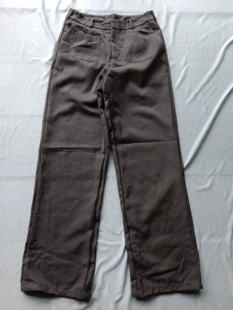 black trouser (Category: Other Bottoms) located in Bontoc. Submitted by irene_banganan (Listing ID 1469455613, Image 1). Description: black trouser waist: 27: | length: 38.5" makapal, no stretch no flaws, excellent condition.