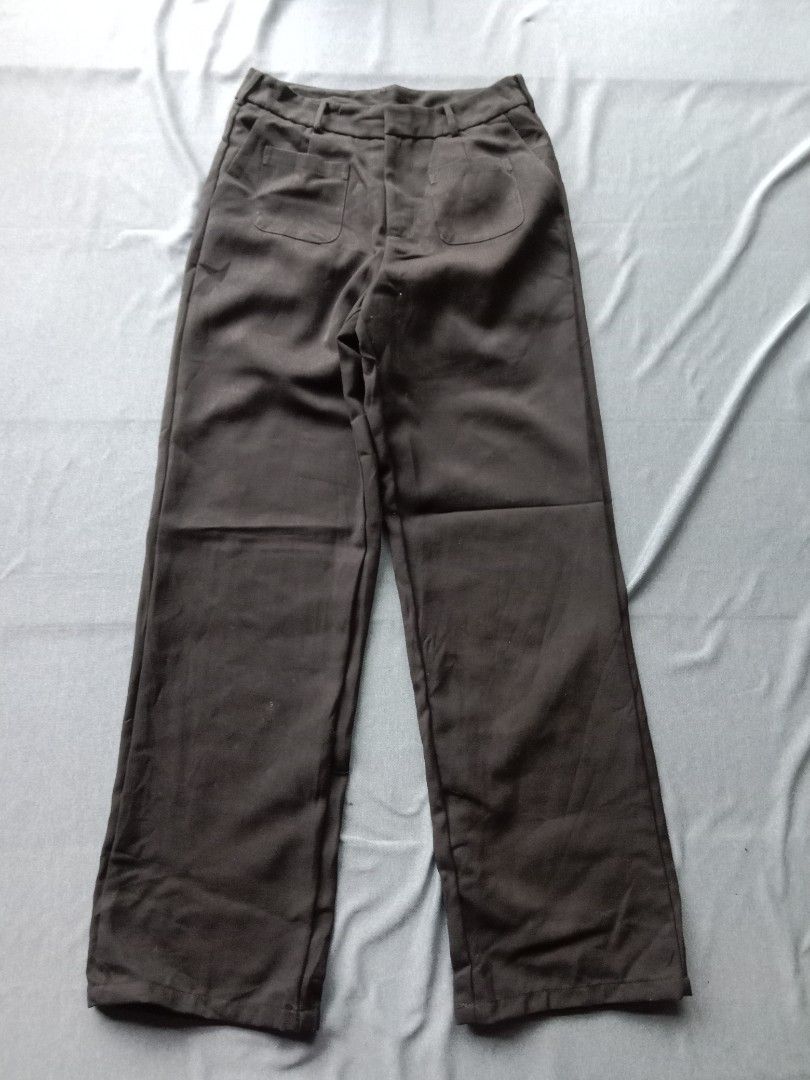 black trouser (Category: Other Bottoms) located in Bontoc. Submitted by irene_banganan (Listing ID 1469455613, Image 2). Description: black trouser waist: 27: | length: 38.5" makapal, no stretch no flaws, excellent condition.