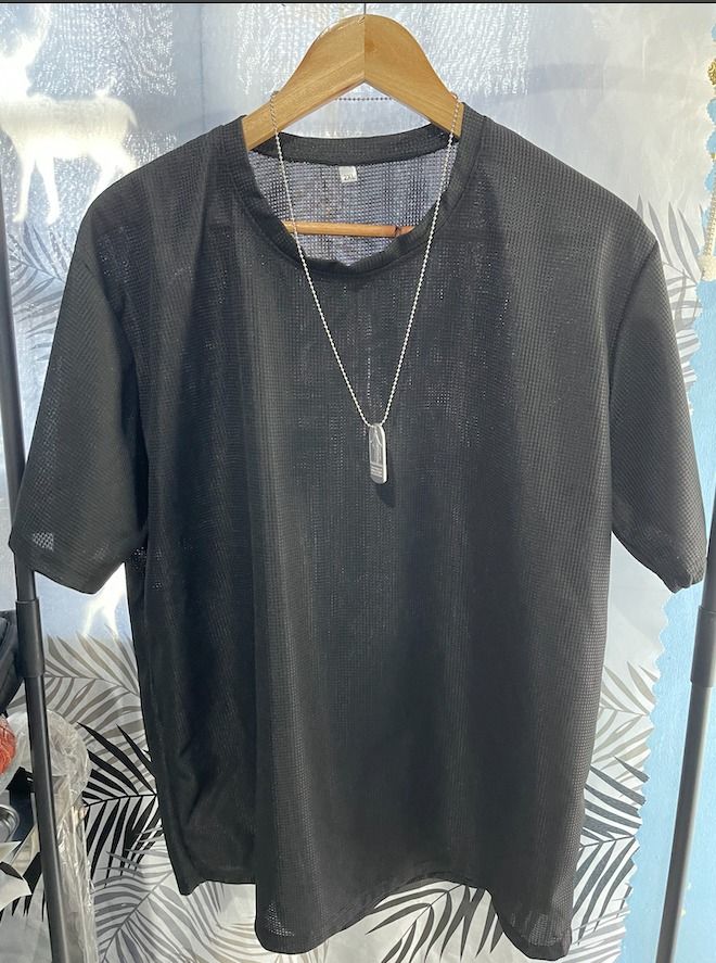 BLACK T-SHIRT (Category: Tshirts & Polo Shirts ) located in Las Pinas. Submitted by elnictomasco (Listing ID 1469503848, Image 1). Description: BLACK T-SHIRT SIZE: 2XL Pick up or Shipping: LBC | J&T | Lalamove 📍Las Pinas City, Metro Manila .