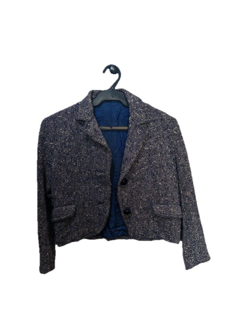 Blue and White Herringbone Cropped Blazer Jacket (Category: Coats, Jackets and Outerwear) located in Paranaque City. Submitted by MLandCobyApple (Listing ID 1469443299, Image 1). Description: - Navy blue and white herringbone tweed cropped blazer - Classic lapel collar with 2 front buttons and flap pockets - Structured shoulders with a short, boxy fit - Fully lined in vibrant royal blue fabric - Ideal for office wear and smart casual layering.