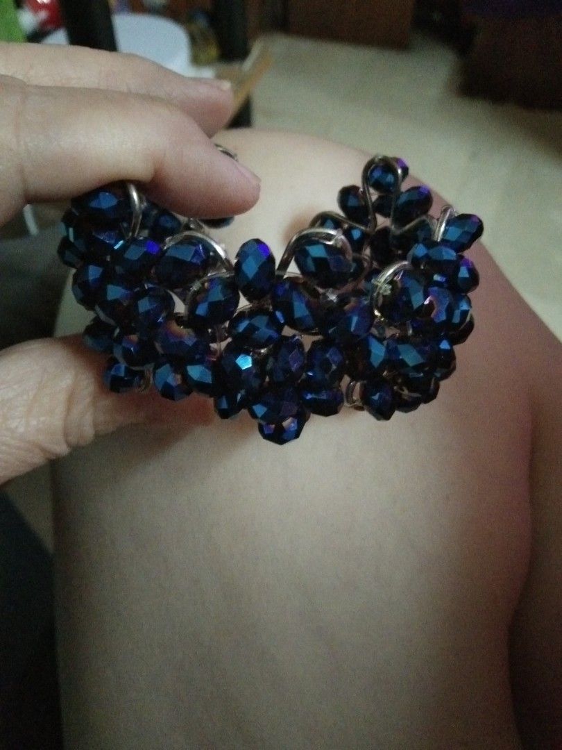 Blue crystal bangle (Category: Bracelets) located in Quezon City. Submitted by eidorableshop (Listing ID 1469487642, Image 3). Description: .