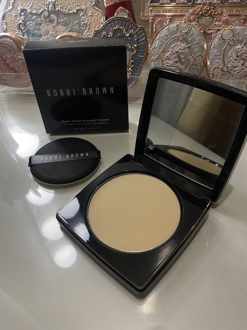 Bobbi Brown Sheer Finish Pressed Powder (Category: Makeup) located in Makati City. Submitted by hettaisobel (Listing ID 1469527379, Image 3). Description: SRP: 2,950 (Authentic) Location: Bacoor | Rockwell Makati SF shoulder by buyer.