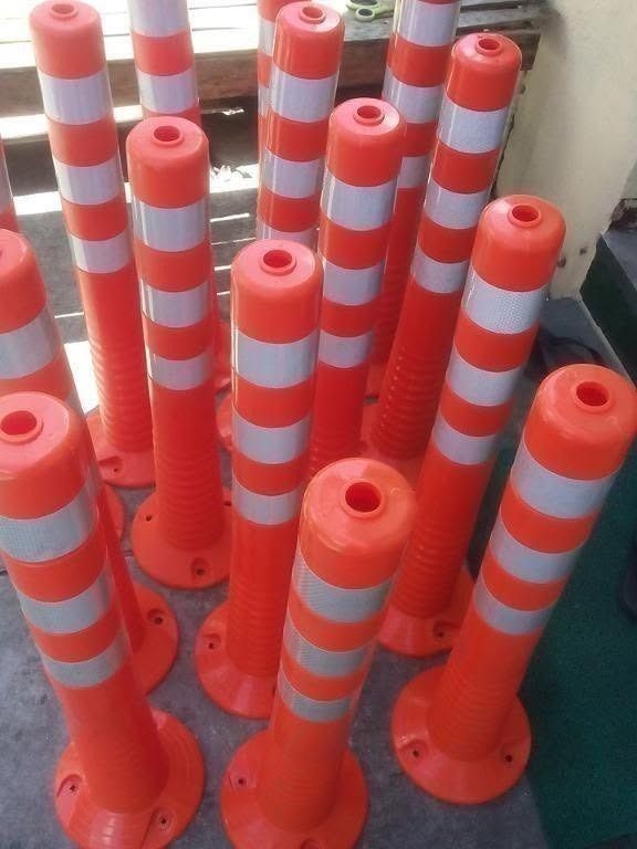 BOLLARD POST (Category: Industrial Equipment) located in Caloocan City. Submitted by calmhawk_a2cd7a (Listing ID 1469417049, Image 1). Description: BOLLARD POST with reflector bolt not included 30 inch .