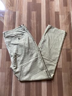 (Category: ) located in . Submitted by nasya_thrift_collection2023 (Listing ID 1469415219, Image 1). Description: .
